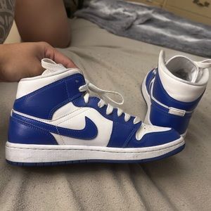 Used Jordan 1 Mid , No Box. Only worn them 5 times